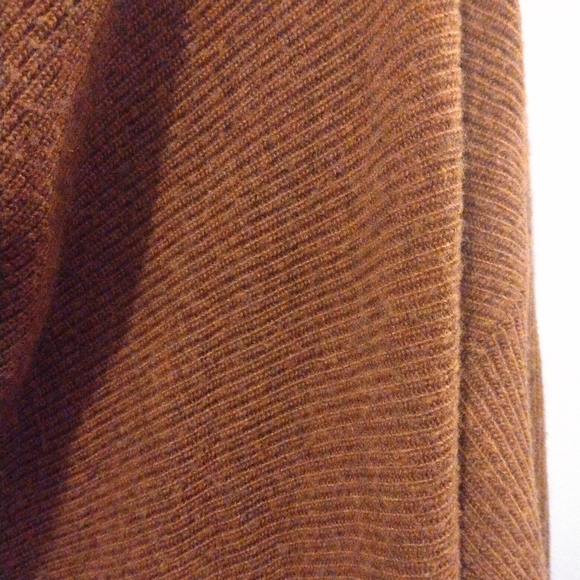 Women's sweater in tan size small Loft brand - Picture 4 of 5